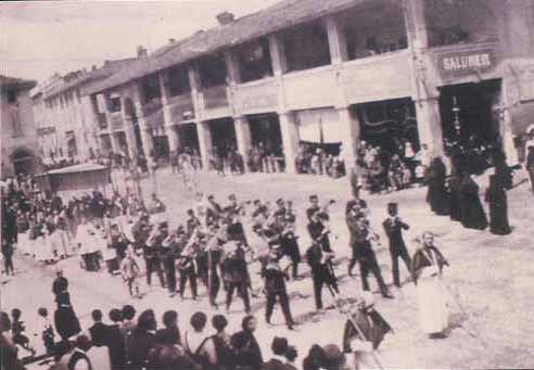 1922